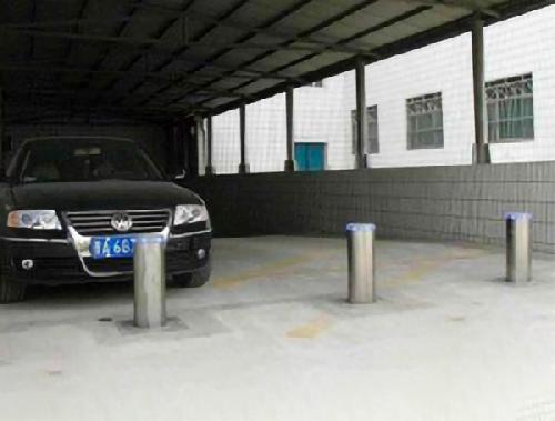 車庫升降柱